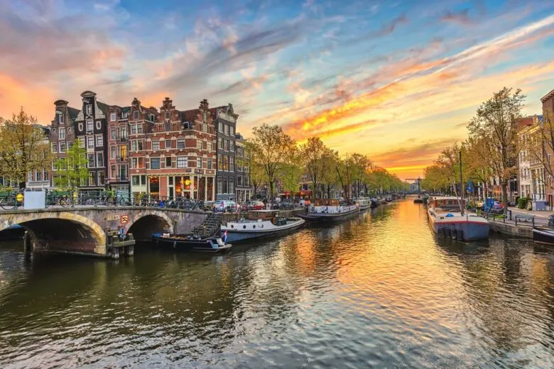 ¿Dónde alojarse en Ámsterdam? Los 10 mejores lugares 🇳🇱 4